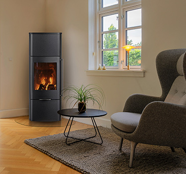 Brændeovn – effektiv og stemningsfuld varmekilde med tekniske fordele